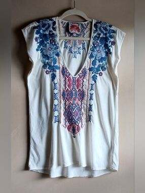 JOHNNY WAS EMBROIDERED TUNIC BLOUSE In Cream Color SzM